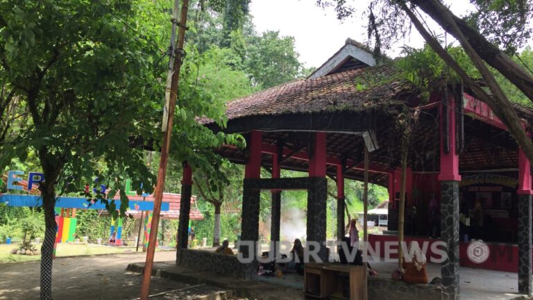 Asiknya Pengunjung Geyser Cipanas Cisolok: Abis Rendam Langsung Karokean