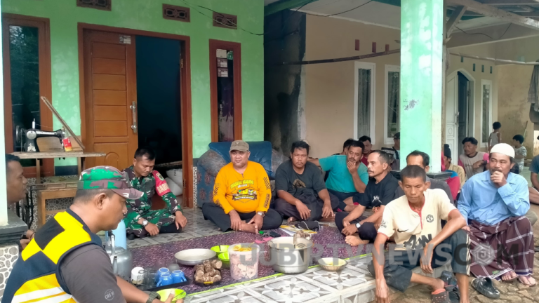 Pemdes Caringin Nunggal dan Warga Bergotong Royong Sambut Karya Bakti TNI 2025