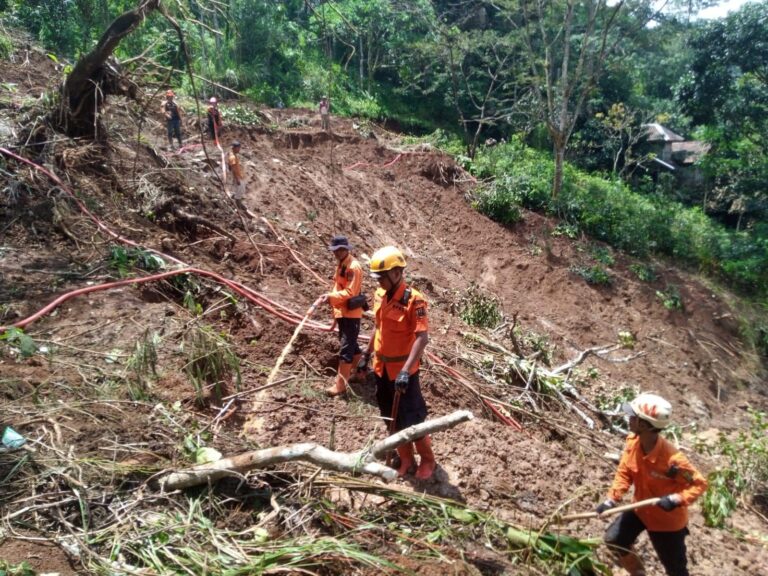 Update Banjir dan Longsor Kabupaten Sukabumi: 5 Orang Meninggal, 4 Masih Hilang
