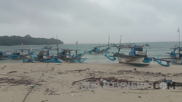 Terkendala Cuaca, Pencarian Dua Nelayan di Ujunggenteng Dihentikan Sementara