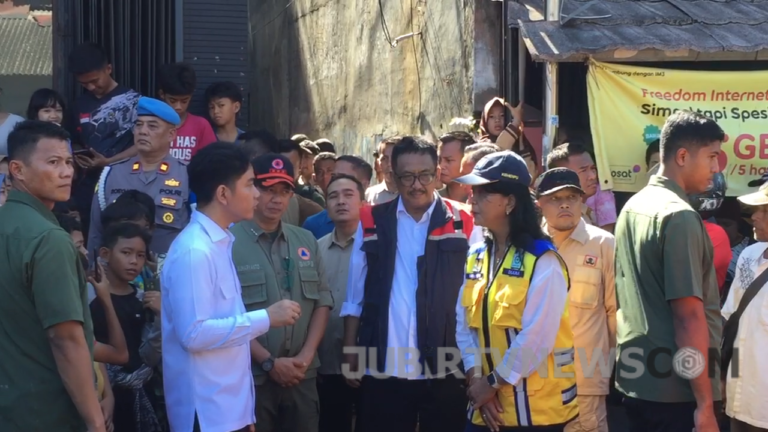 Datangi lokasi Tewasnya Ibu-Anak Korban Banjir, Wapres Instruksikan Pengerukan Sungai Cipalabuhan