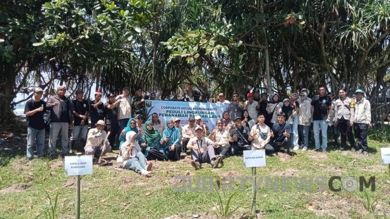 Peduli Akan Ekosistem Pesisir, PT BSM & Pokdarwis Minajaya Beach Lakukan Penanaman 2000 Bibit Pandan