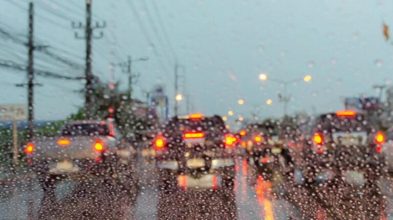 BMKG Ingatkan Pemudik Waspada Cuaca Ekstrem Jelang Lebaran 2025, Potensi Hujan Lebat Masih Tinggi