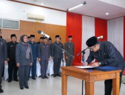 ASN Harus Melayani, Bukan Dilayani: Pesan Tegas Bupati Sukabumi di Momen Penyerahan SK