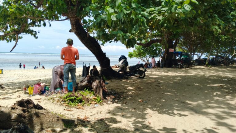 Miliki Pantai dan Hutan yang Asri, Tenda Biru Jadi Potensi Besar Pariwisata Sukabumi