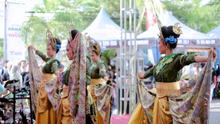 ‘Palabuhanratu Menari 2025’ Sukses Digelar, Dispar Sukabumi Apresiasi Kolaborasi Komunitas
