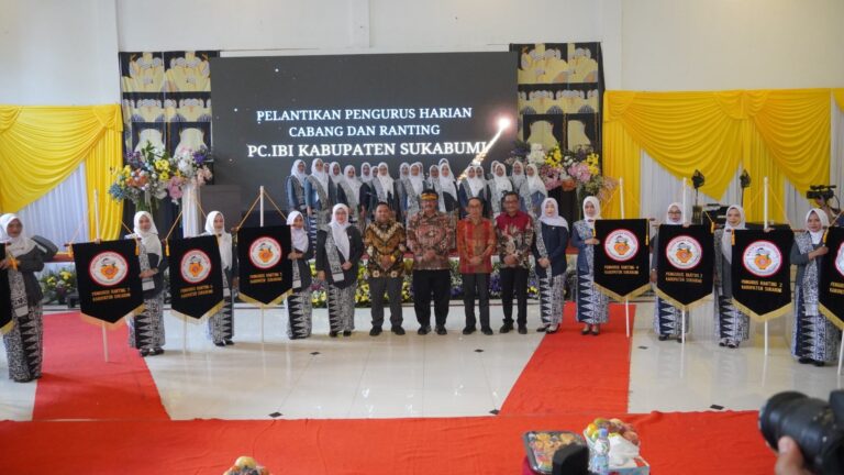 HUT ke-74 IBI, DPPKB Kabupaten Sukabumi Gelar Pelayanan KB MKJP dan Pelantikan Pengurus Baru