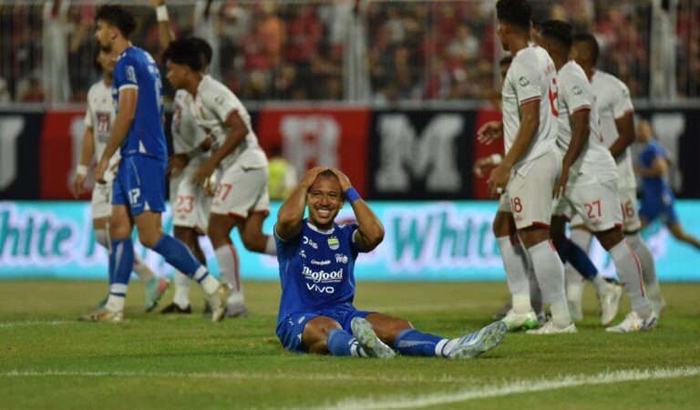 Persib Bandung Kunci Gelar Juara Liga 1 2024/2025, Sang Pangeran Biru Tak Terkejar!