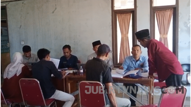 Monev Dana Desa 2025, Pemcam Jampangkulon Evaluasi Pengelolaan di Padajaya Sukabumi