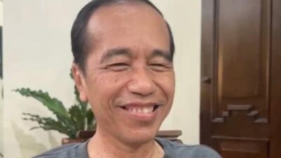 Ditantang Tunjukkan Ijazah, Jokowi Cuma Tertawa: ‘Tunggu di Pengadilan!