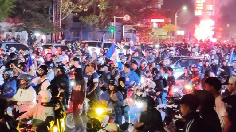 Persib Bandung Juara Liga 1, Bobotoh Sedikit Kecewa