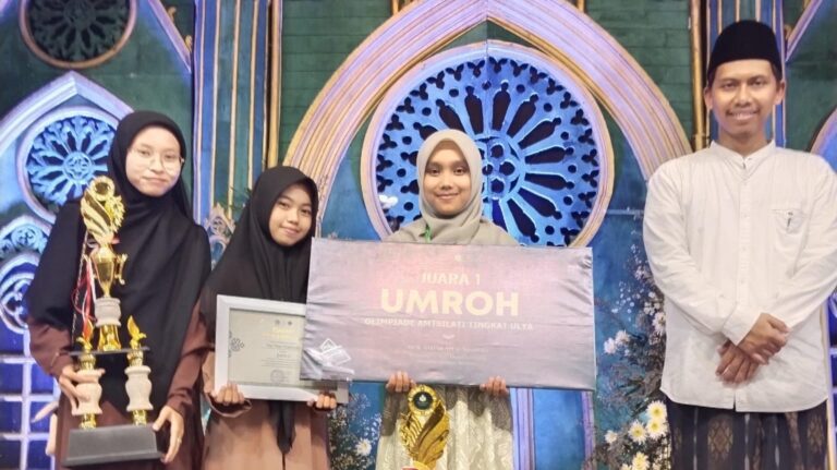 Santriwati Asal Sukabumi Raih Juara Nasional Olimpiade Amtsilati 2025, Ibunda Dihadiahi Umroh