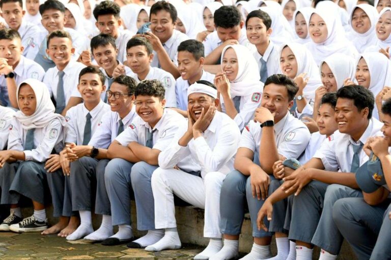 Mulai Tahun Ajaran Baru, KDM Minta Sekolah di Jabar Tak Lagi Beri PR kepada Siswa