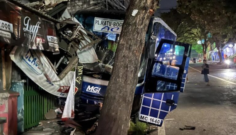 Bus MGI Meluncur Sendiri saat Ngetem di Palabuhanratu, Sopir Tewas saat Coba Hentikan Kendaraan