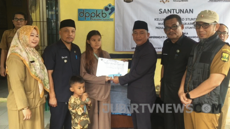 HKN 2025, DPPKB Sukabumi Berikan Santunan pada Keluarga Resiko Stunting di 47 Kecamatan