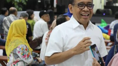 Pratikno Peringatkan Bahaya Scrolling: Anak Muda Terancam Terbiasa Berpikir Dangkal