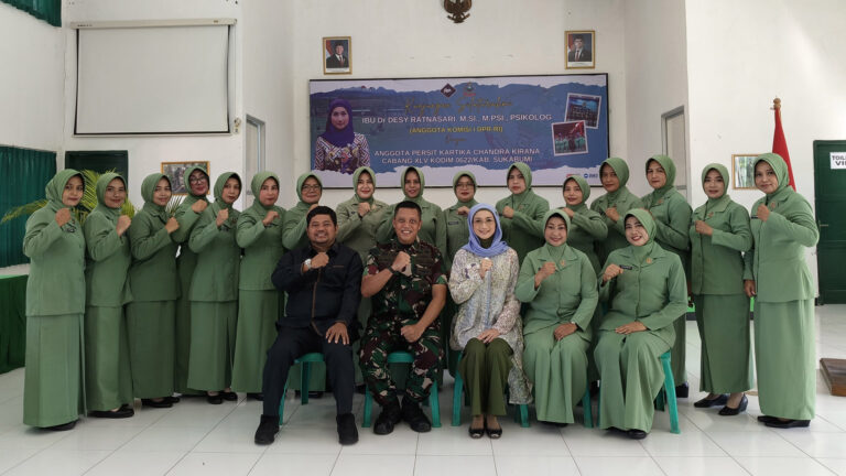 Desy Ratnasari Kunjungi Kodim 0622 Sukabumi, Bawa Dukungan hingga Buku Dzikir untuk Keluarga TNI