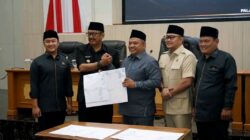 Transparansi APBD dan Kesiapan Pilkada: Dua Raperda Disepakati dalam Paripurna Sukabumi