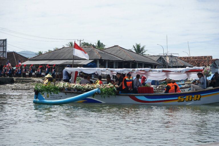 Dari Dongdang hingga Benih Lobster: Hari Nelayan ke-68 Ciwaru Jadi Momentum Dongkrak Ekonomi dan Pariwisata Sukabumi