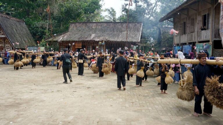Seren Taun ke-446 Sinar Resmi, Wabup Sukabumi: Tradisi Adat Jadi Fondasi Kekuatan Bangsa