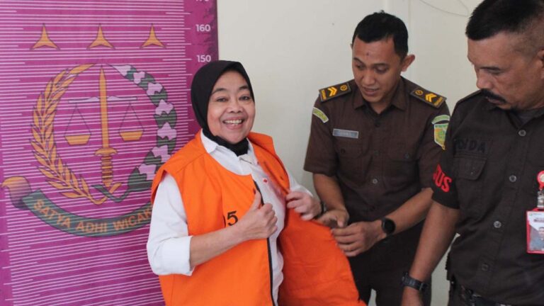 Korupsi Dana Desa Rp500 Juta, Kades Cikujang Sukabumi Ditahan di Lapas Perempuan Bandung