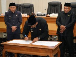 Bupati Sukabumi Hadiri Paripurna DPRD untuk Pengambilan Keputusan Hasil Evaluasi Gubernur