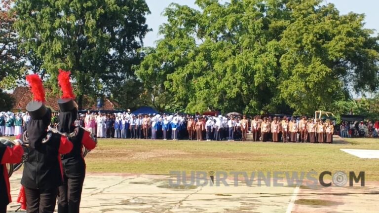 Video: Semarak HUT ke-80 RI, Kecamatan Surade Gelar Upacara hingga Pawai Rakyat