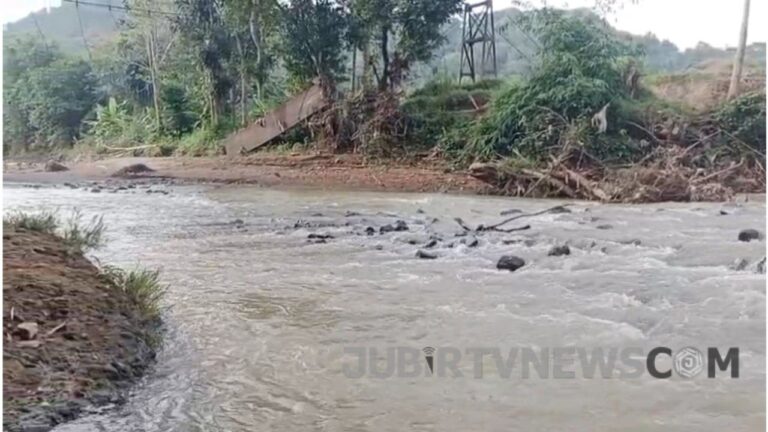 Video: Viral! Warga Bawa Jenazah Terobos Sungai Cikarang Jampangkulon. Pemkab Sukabumi Angkat Bicara