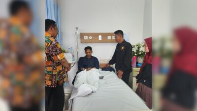 Asep Japar Jenguk Ojol Asal Cikidang Sukabumi yang Terluka Saat Kericuhan Demo di Jakarta