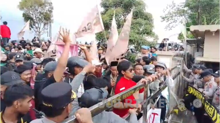 Video: Tuntut Penyelesaian Konflik Agraria, Mahasiswa dan Petani Sukabumi Gelar Aksi di Kantor ATR/BPN