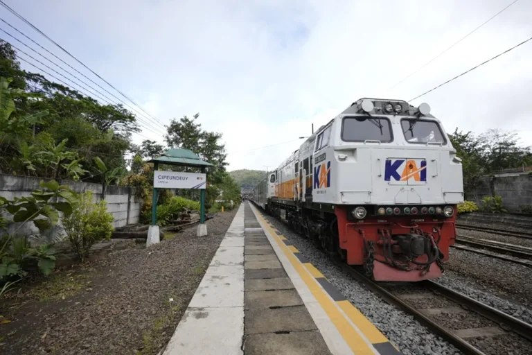 West Java Traincation Resmi Diluncurkan, Tawarkan 4 Rute Wisata Kereta Termasuk Bogor–Sukabumi