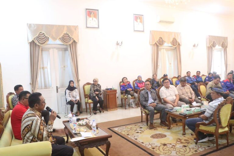 Bahas Isu Strategis Dunia Usaha, Bupati Sukabumi Gelar Pertemuan dengan LKS Tripartit