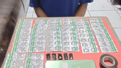 Polisi Amankan 2 Terduga Pelaku Pengedar Sabu dan OKT di Sukabumi, Barang Bukti Disita