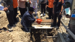 Pembangunan Rumah Panggung Korban Bencana Dimulai, Bupati Sukabumi Letakkan Batu Pertama di Palabuhanratu