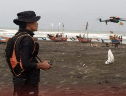 Tim SAR Gabungan Lanjutkan Pencarian Nelayan Hilang di Pantai Tegalbuleud dengan Metode Laut, Darat, dan Udara