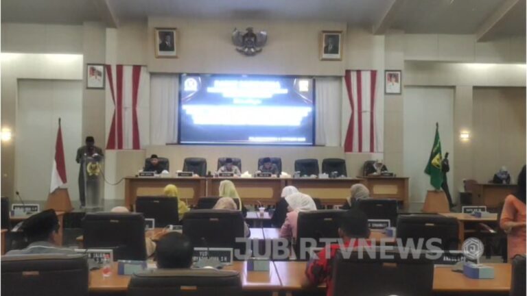 Video: Paripurna DPRD, Bupati Sukabumi Sampaikan Jawaban atas Pandangan Fraksi Terkait APBD Tahun 2026