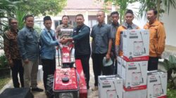 Produktivitas Pertanian Terus Digenjot, Pemkab Sukabumi Salurkan Bantuan Alsintan untuk Kelompok Tani