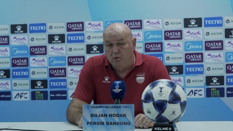 Kecewa Berat! Bojan Hodak Siap Lepas Pemain Setelah Kekalahan Persib dari Lion City Sailors di ACL 2