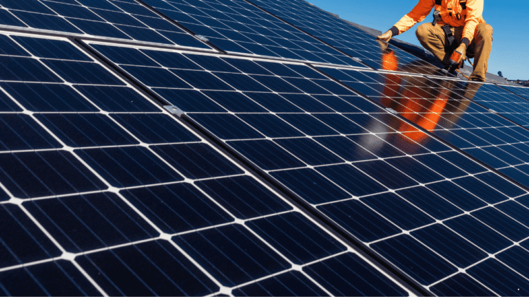 Dukung Penggunaan Energi Terbarukan di Kabupaten Sukabumi, PLTS Atap Jadi Simbol Komitmen Industri Ramah Lingkungan