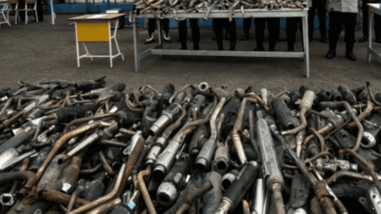 Ribuan Knalpot Brong Hasil Razia Dimusnahkan Satlantas Polres Sukabumi Kota