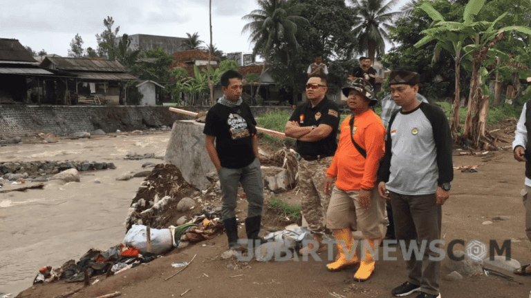 Video: Bukan Sekedar Beri Bantuan di Cisolok, Gerindra Sukabumi Soroti Lambatnya Penanganan Bencana