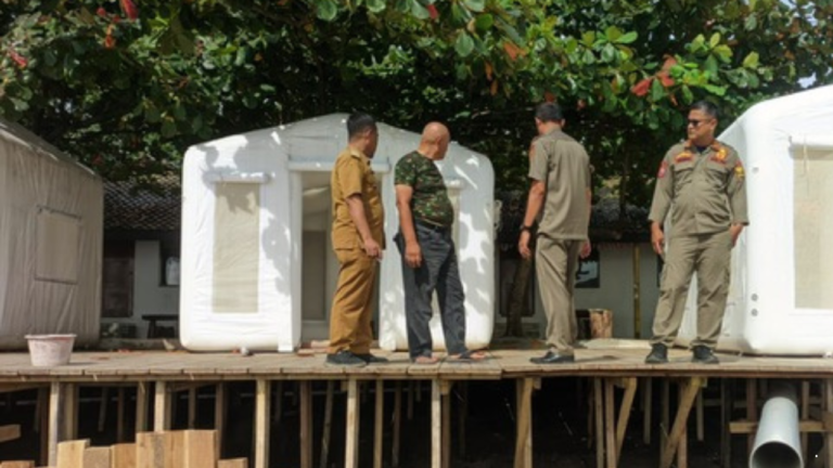 Satpol PP Sukabumi Sidak Glamping yang Diduga Ilegal di Pantai Citepus