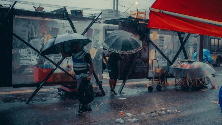 Prakiraan Cuaca Jabar 19 Desember 2025, Waspada Hujan Disertai Petir dan Angin Kencang