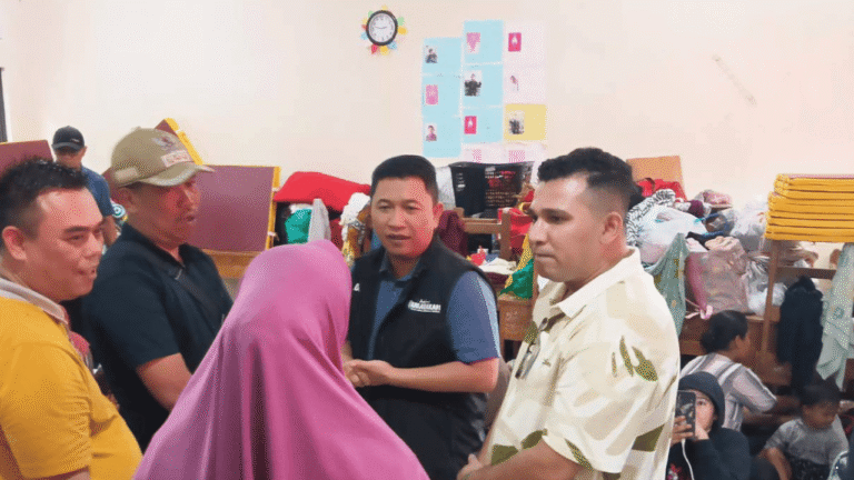 Tinjau Lokasi Bencana di Simpenan, Wabup Sukabumi Pastikan Kebutuhan Pengungsi Terpenuhi