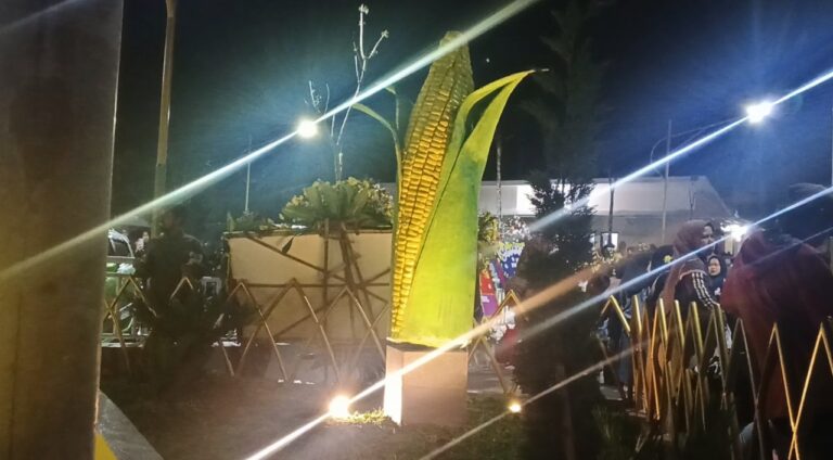 Ikon Jagung Raksasa di Alun-Alun Jampangtengah Jadi Sorotan, Simbol Unggulan Komoditas Daerah