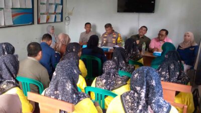 Lokakarya Mini di Kantor UPTD Dalduk Surade, Kecamatan Surade, Kabupaten Sukabumi, Selasa (2/12/2025). | Foto: Ist