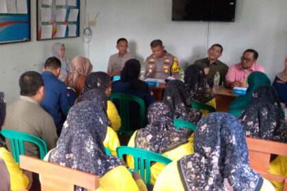 Lokakarya Mini di Kantor UPTD Dalduk Surade, Kecamatan Surade, Kabupaten Sukabumi, Selasa (2/12/2025). | Foto: Ist