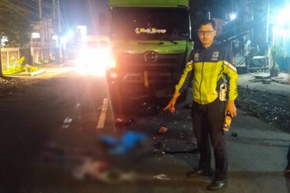Polisi saat olah TKP kecelakaan maut motor bonceng tiga tabrak truk di Jalan Nasional Sukabumi-Bogor, Cibadak Sukabumi, Rabu (3/12/2025) dini hari. | Foto: Dok. Satlantas Polres Sukabumi