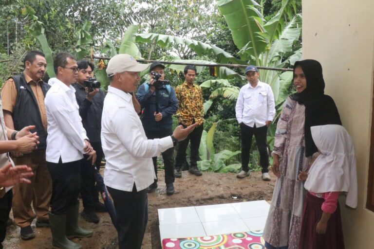 Dampingi Mendukbangga RI, Bupati Sukabumi Dukung MBG 3B untuk Tekan Stunting