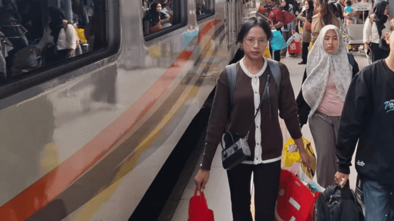 Momentum Libur Nataru, Stasiun Sukabumi–Cibadak Jadi Titik Tersibuk KA Lokal